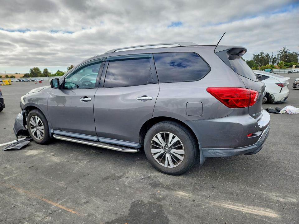 58252076 :رقم المزاد ، 5N1DR2MN7HC646358 vin ، 2017 Nissan Pathfinder مزاد بيع