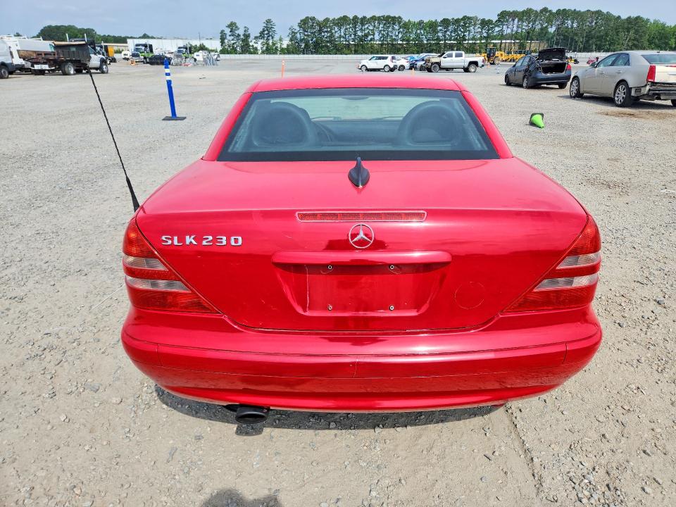 56351446 :رقم المزاد ، WDBKK49F61F187467 vin ، 2001 Mercedes-benz Slk مزاد بيع