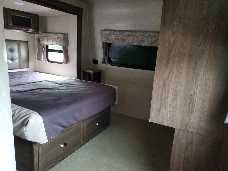 2017 Rockwood Travel Trailer მანქანა იყიდება აუქციონზე, vin: 4X4TRLJ21H1873082, აუქციონის ნომერი: 59050456