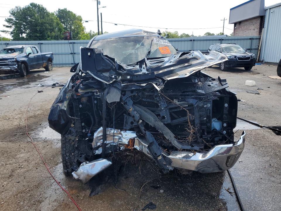 Продажа на аукционе авто 2018 Chevrolet Silverado, vin: 3GCUKREC2JG390910, номер лота: 58579446