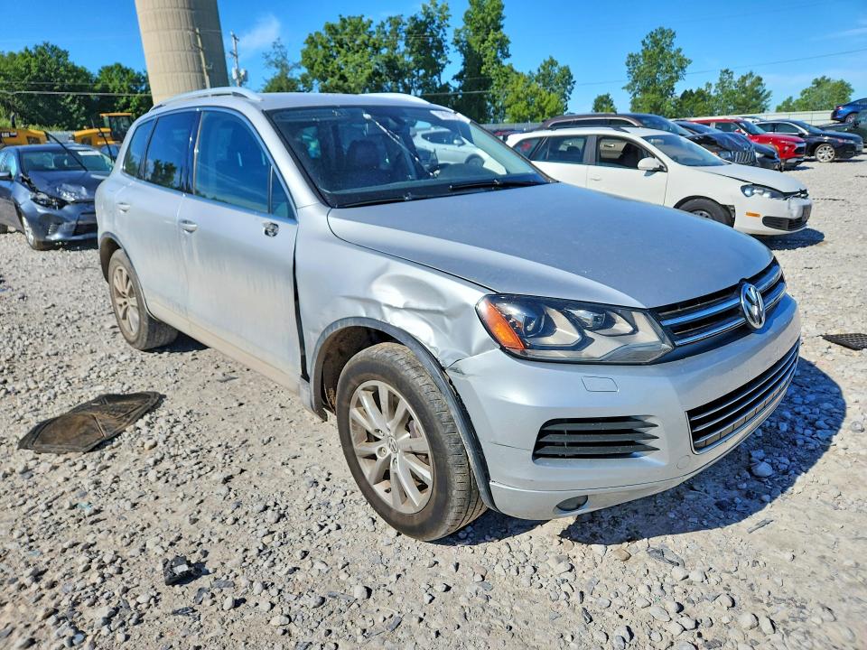 2014 Volkswagen Touareg მანქანა იყიდება აუქციონზე, vin: WVGEF9BP9ED004823, აუქციონის ნომერი: 58010296