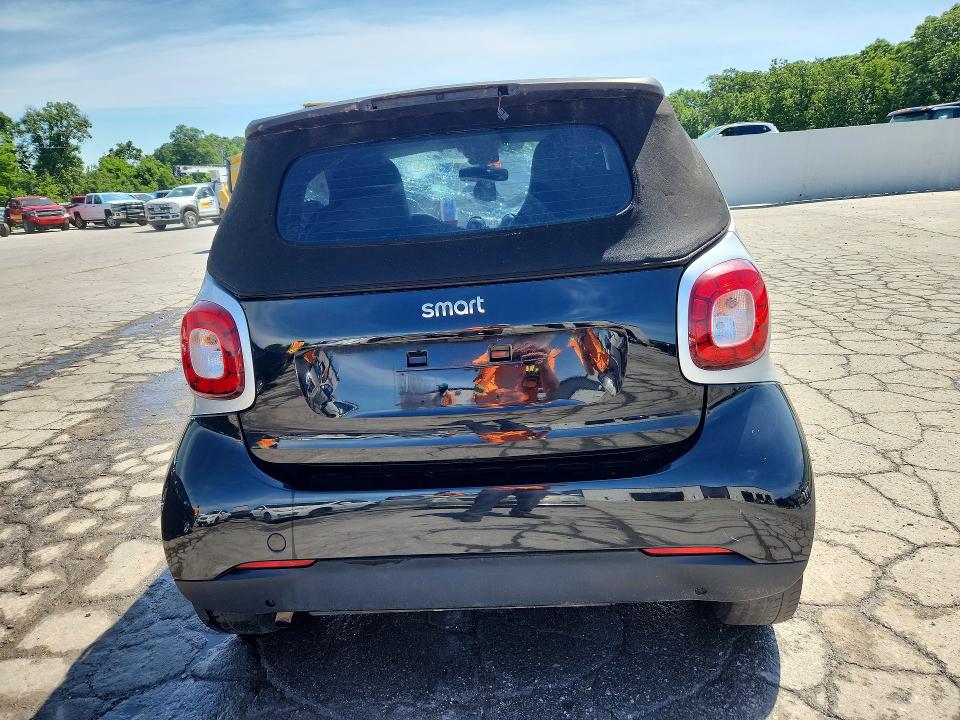Продаж на аукціоні авто 2017 Smart Fortwo, vin: WMEFK5DA2HK137429, номер лоту: 55764816