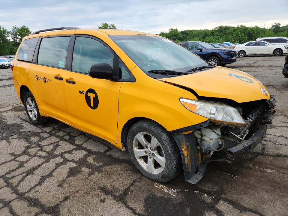 2016 Toyota Sienna მანქანა იყიდება აუქციონზე, vin: 5TDKK3DC6GS763284, აუქციონის ნომერი: 57137416