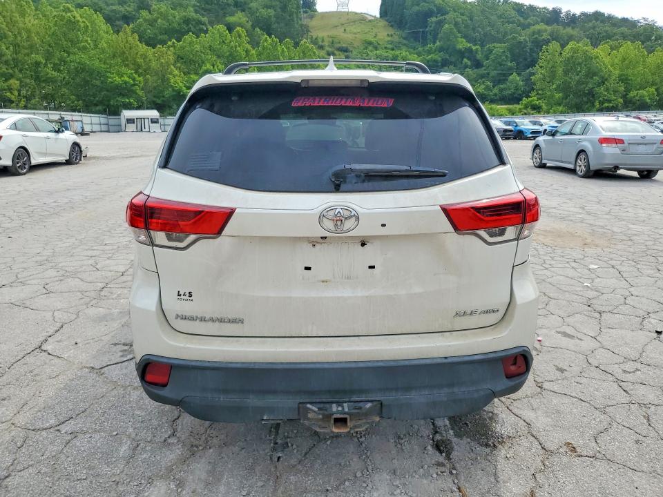 56446386 :رقم المزاد ، 5TDJZRFH2HS365509 vin ، 2017 Toyota Highlander مزاد بيع