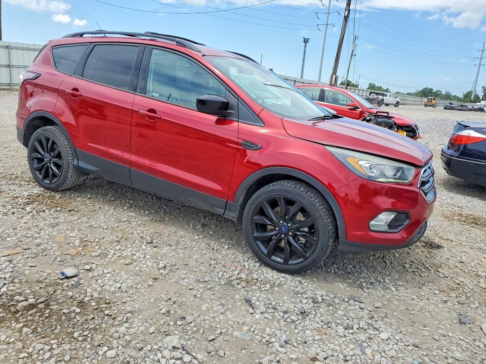 2017 Ford Escape მანქანა იყიდება აუქციონზე, vin: 1FMCU9GD4HUB63362, აუქციონის ნომერი: 56845036