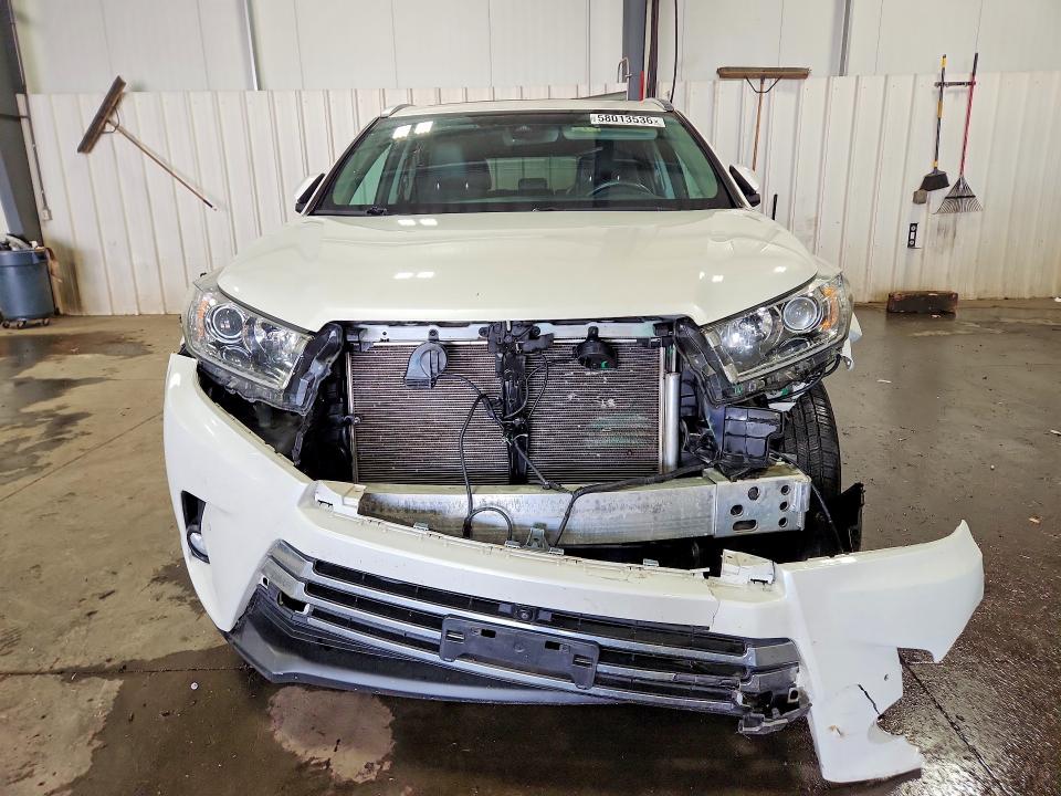 Продаж на аукціоні авто 2018 Toyota Highlander, vin: 5TDDZRFH6JS814080, номер лоту: 58013536