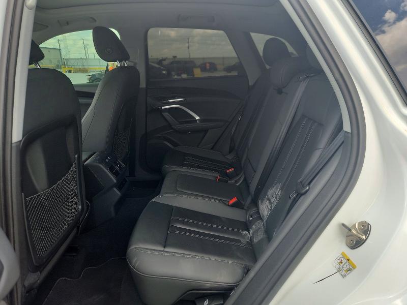55767946 :رقم المزاد ، WA11AAGU1S2025555 vin ، 2025 Audi Q5 مزاد بيع