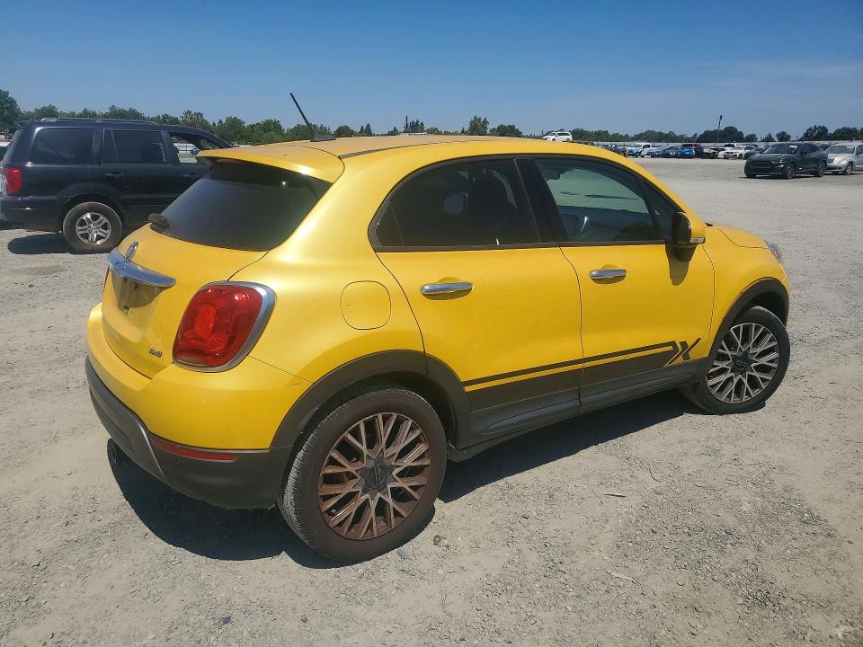 2016 Fiat 500x მანქანა იყიდება აუქციონზე, vin: ZFBCFYCT0GP386343, აუქციონის ნომერი: 57956946