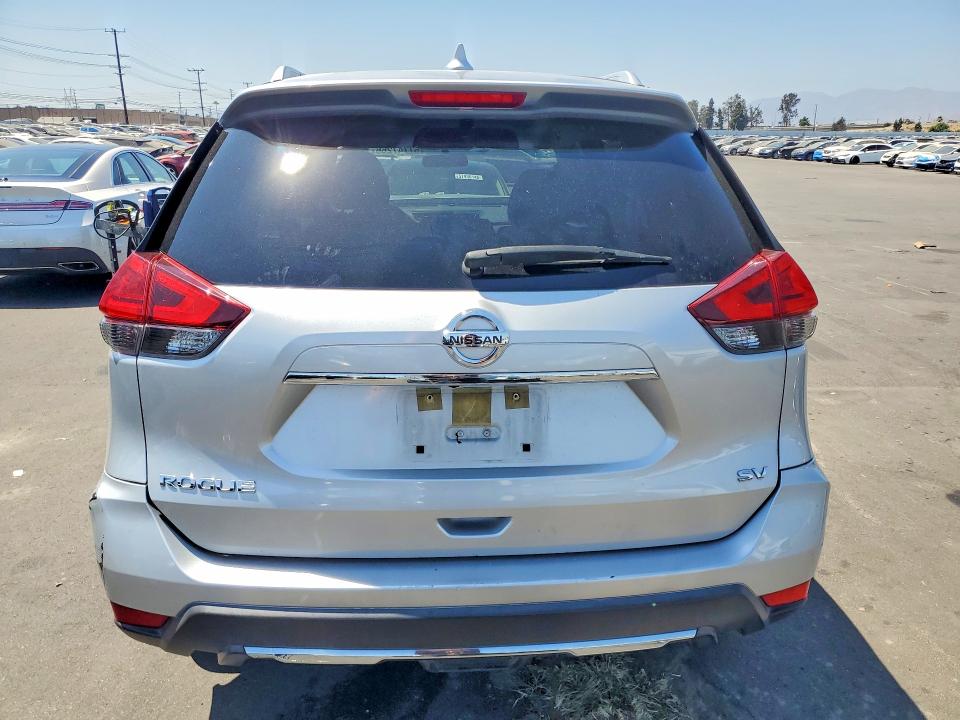 2017 Nissan Rogue მანქანა იყიდება აუქციონზე, vin: JN8AT2MT9HW396325, აუქციონის ნომერი: 57747266