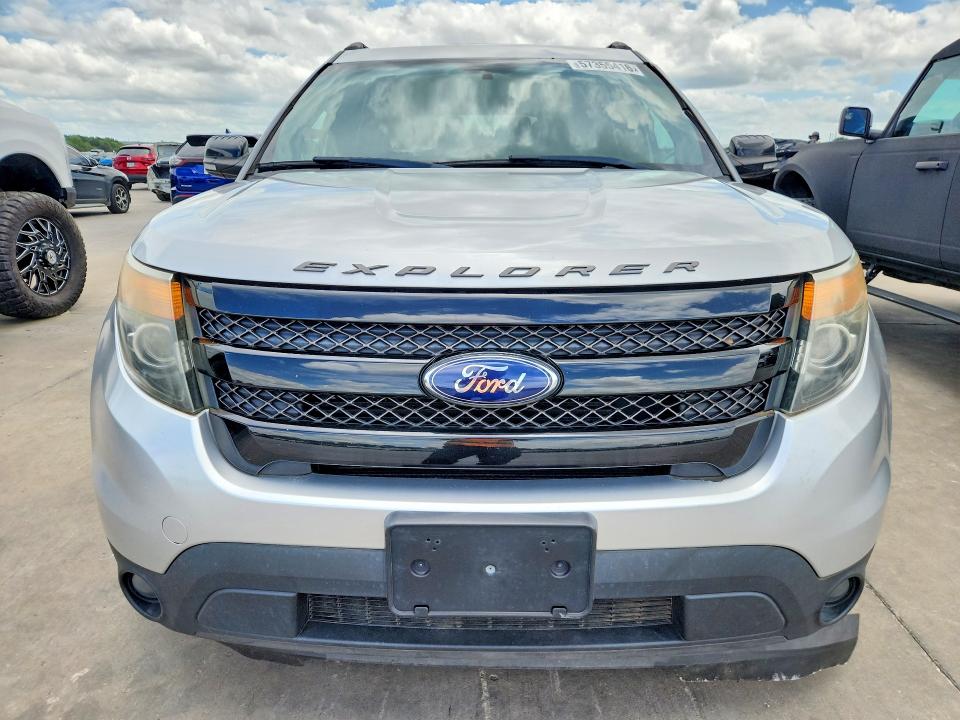 57355416 :رقم المزاد ، 1FM5K8GT5FGA18911 vin ، 2015 Ford Explorer مزاد بيع