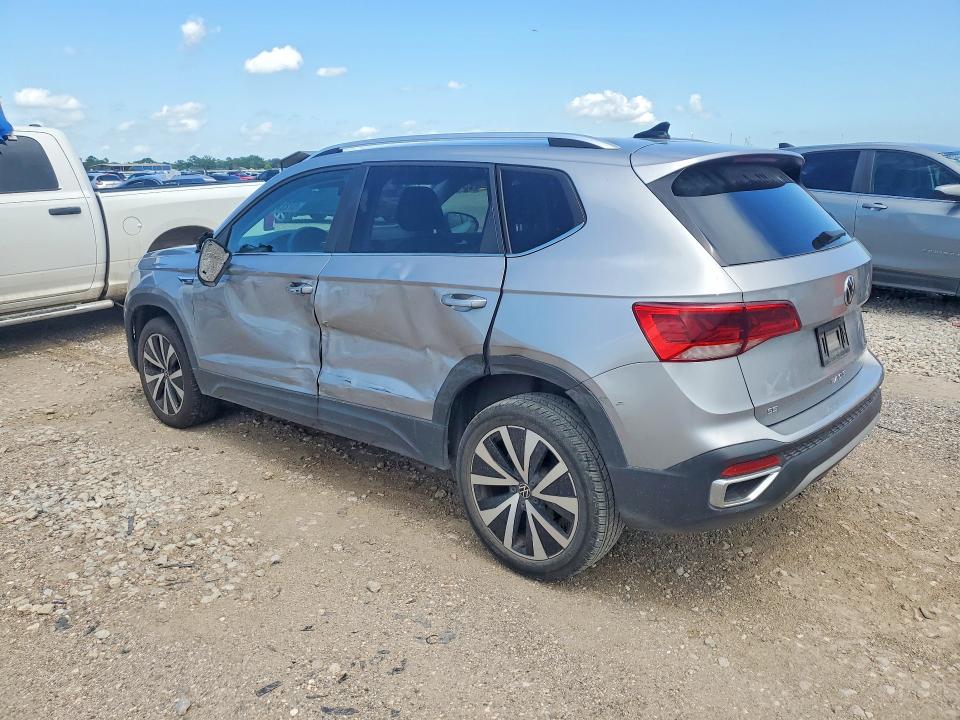 57237066 :رقم المزاد ، 3VVRX7B21NM098908 vin ، 2022 Volkswagen Taos مزاد بيع