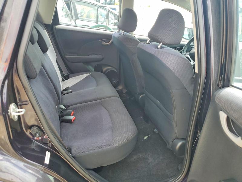 57030426 :رقم المزاد ، JHMGE8H51DC004107 vin ، 2013 Honda Fit مزاد بيع