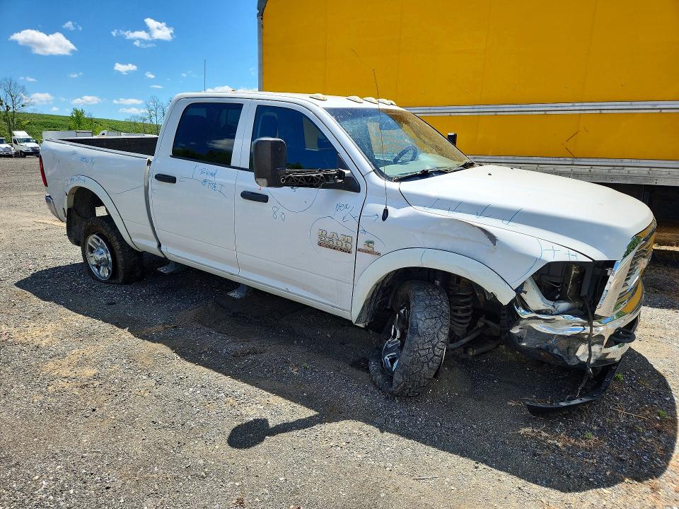 57343956 :رقم المزاد ، 3C6UR5CL2HG516689 vin ، 2017 Ram 2500 مزاد بيع