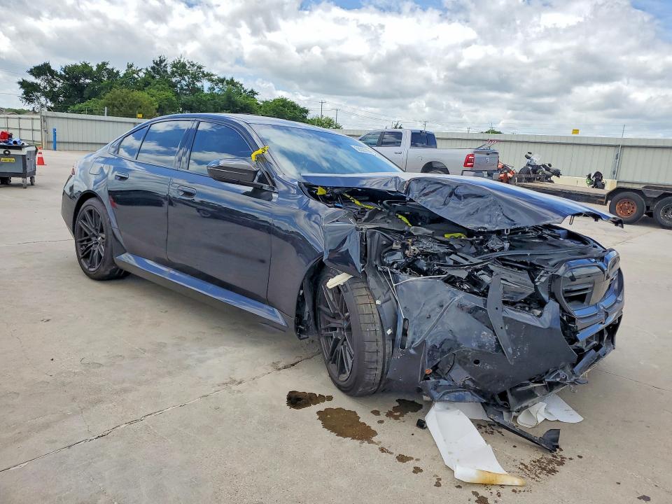 2026 Bmw M5 მანქანა იყიდება აუქციონზე, vin: WBS83FK02TCW63513, აუქციონის ნომერი: 56327166