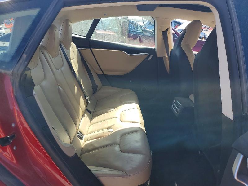 56838786 :رقم المزاد ، 5YJSA1H10FFP77099 vin ، 2015 Tesla Model S مزاد بيع