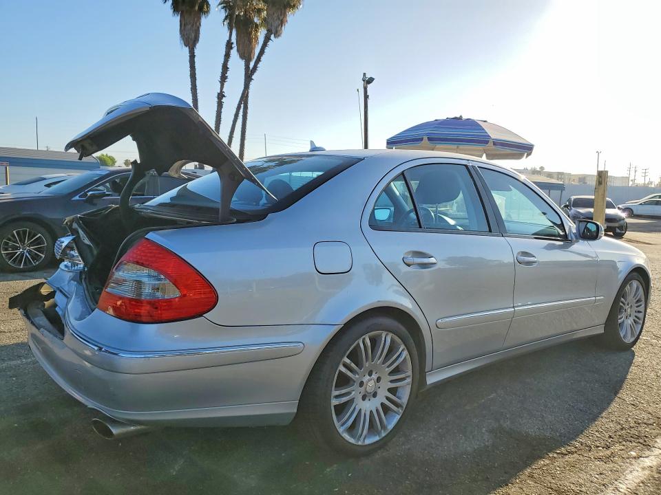 2008 Mercedes-benz E მანქანა იყიდება აუქციონზე, vin: WDBUF56X98B228885, აუქციონის ნომერი: 56173376