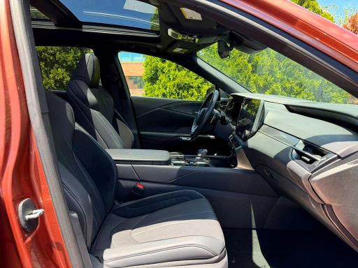 Продажа на аукционе авто 2023 Lexus Rx, vin: 2T2BCMEA9PC005590, номер лота: 57617836