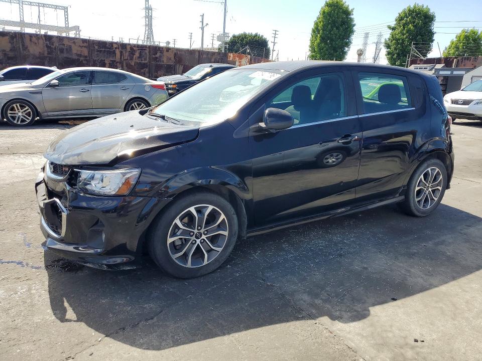 57647796 :رقم المزاد ، 1G1JD6SB0K4139883 vin ، 2019 Chevrolet Sonic مزاد بيع