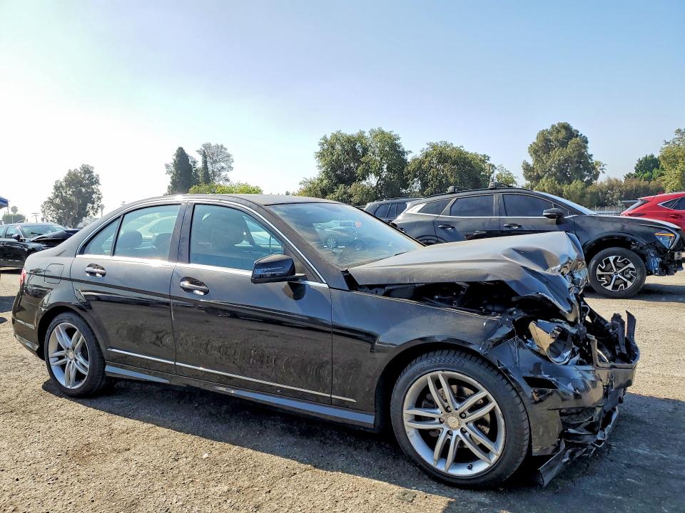 Продаж на аукціоні авто 2012 Mercedes-benz C, vin: WDDGF8BB8CR226237, номер лоту: 56319656