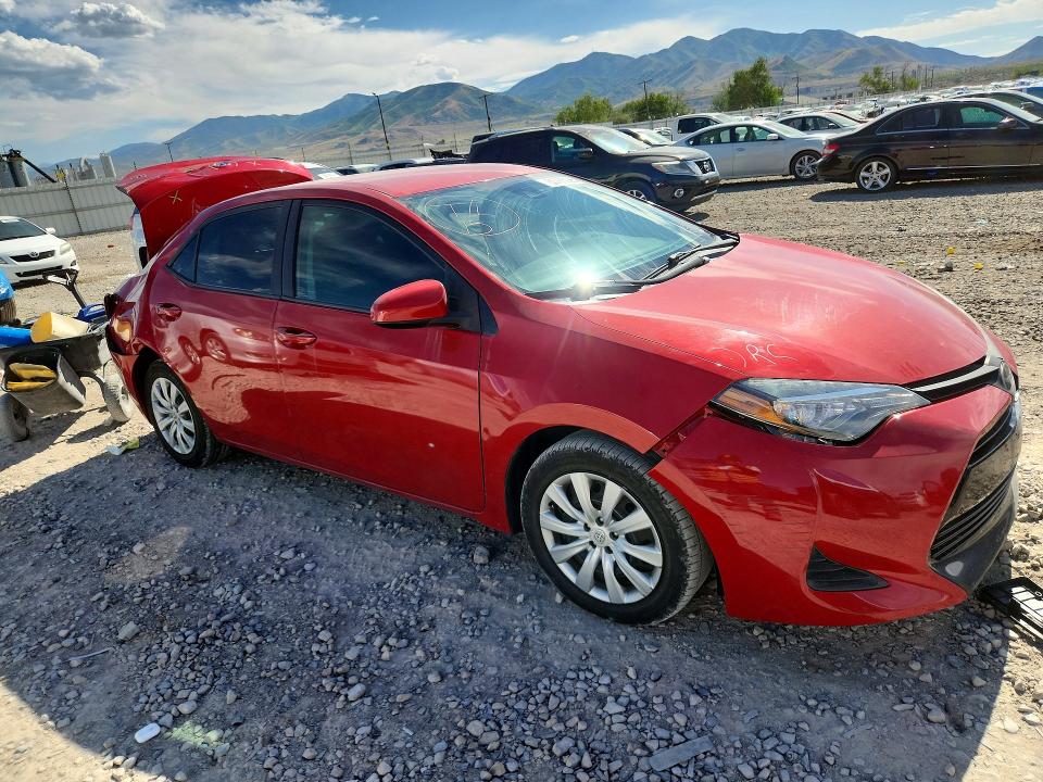 Продажа на аукционе авто 2018 Toyota Corolla, vin: 2T1BURHE2JC018430, номер лота: 55785026