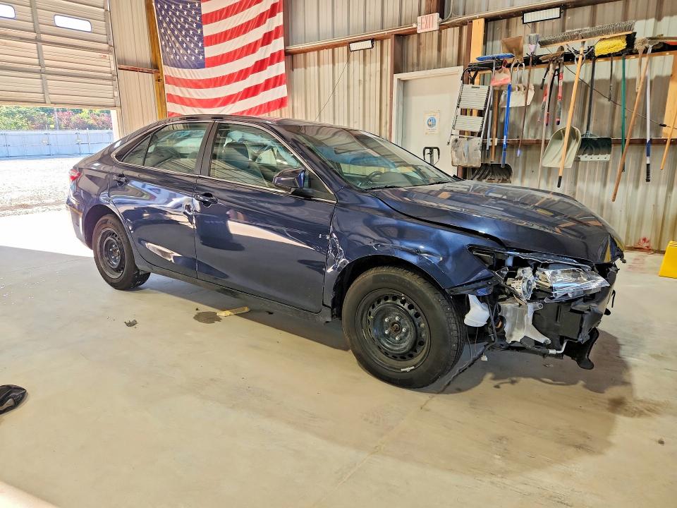 57036526 :رقم المزاد ، 4T1BF1FK1HU647478 vin ، 2017 Toyota Camry مزاد بيع