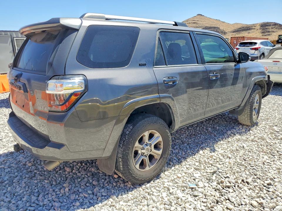 56803136 :رقم المزاد ، JTEBU5JR0L5757961 vin ، 2020 Toyota 4runner مزاد بيع