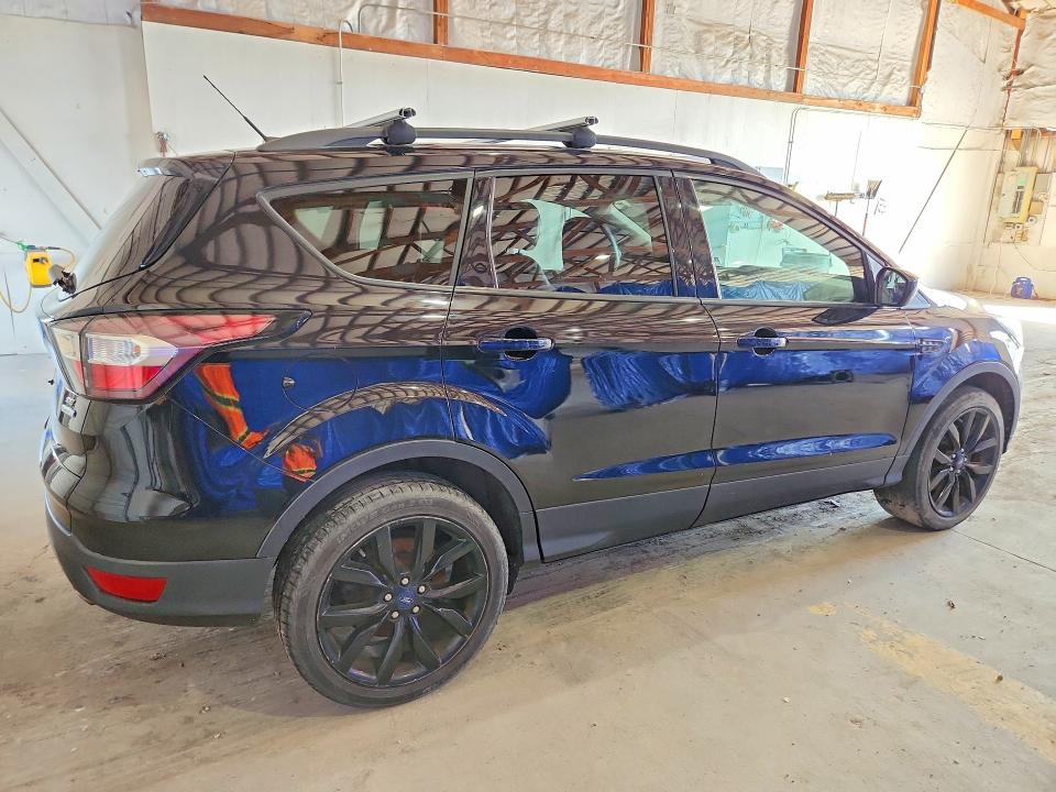 2017 Ford Escape მანქანა იყიდება აუქციონზე, vin: 1FMCU0G9XHUE89786, აუქციონის ნომერი: 58388686
