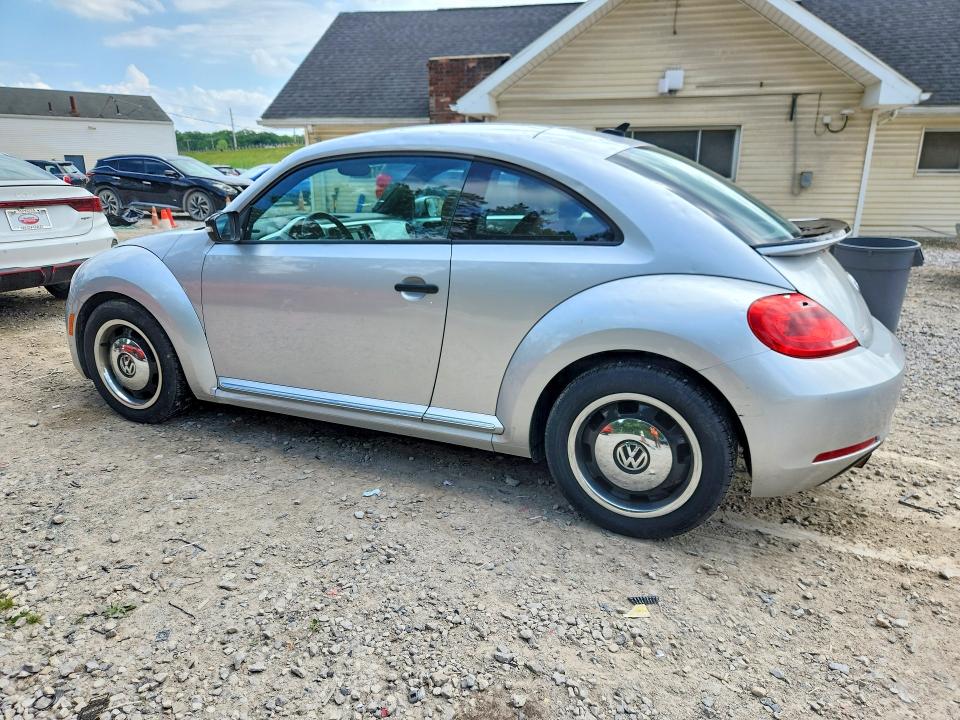 2015 Volkswagen Beetle მანქანა იყიდება აუქციონზე, vin: 3VWF17AT9FM606893, აუქციონის ნომერი: 55295386