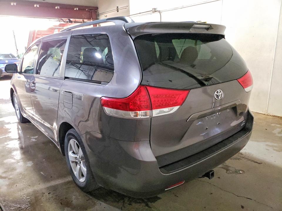 2014 Toyota Sienna მანქანა იყიდება აუქციონზე, vin: 5TDDK3DC6ES092270, აუქციონის ნომერი: 56684576