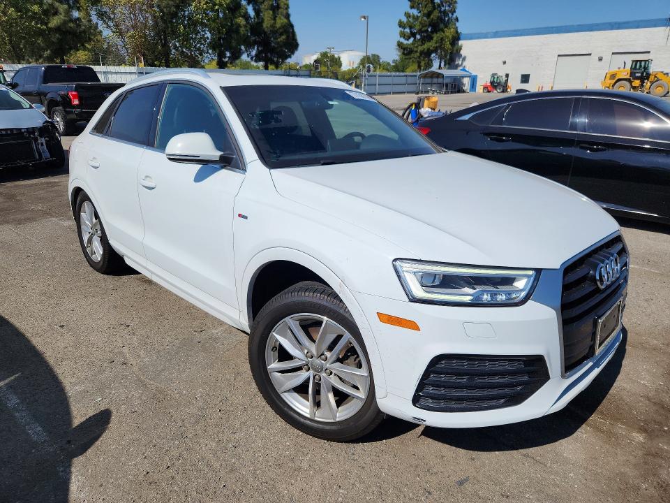 57438736 :رقم المزاد ، WA1JCCFS1JR032663 vin ، 2018 Audi Q3 مزاد بيع