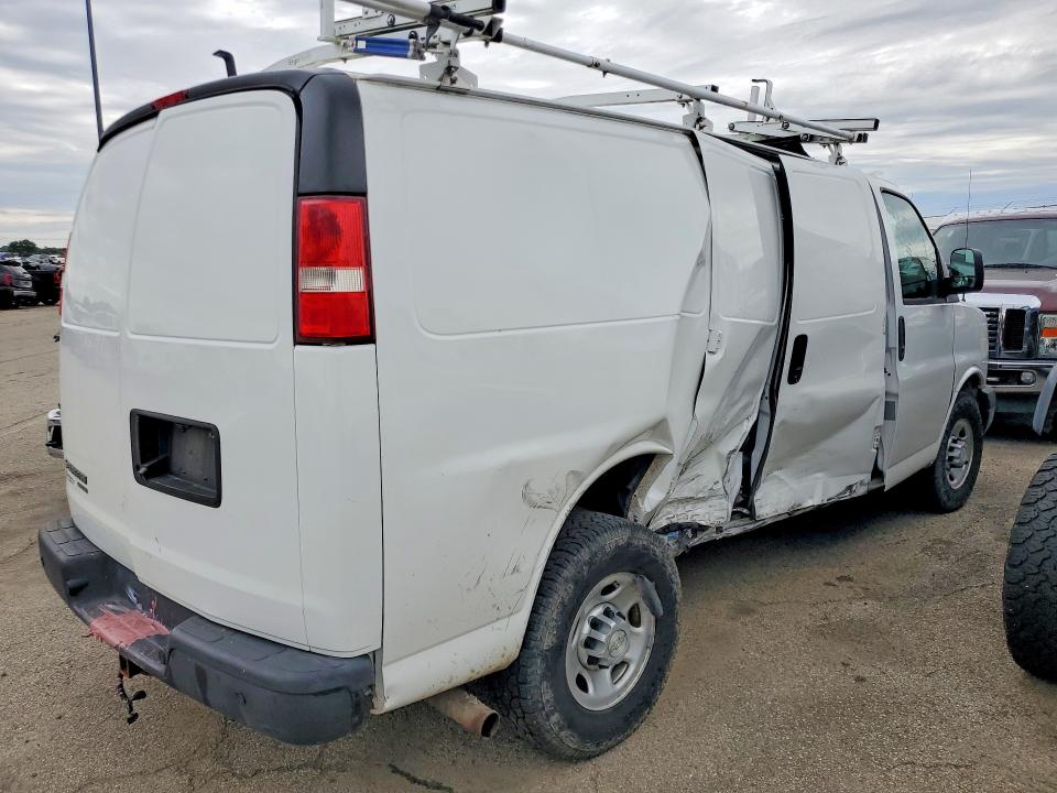 55128436 :رقم المزاد ، 1GCZGGFG2G1141429 vin ، 2016 Chevrolet Express G3500 مزاد بيع
