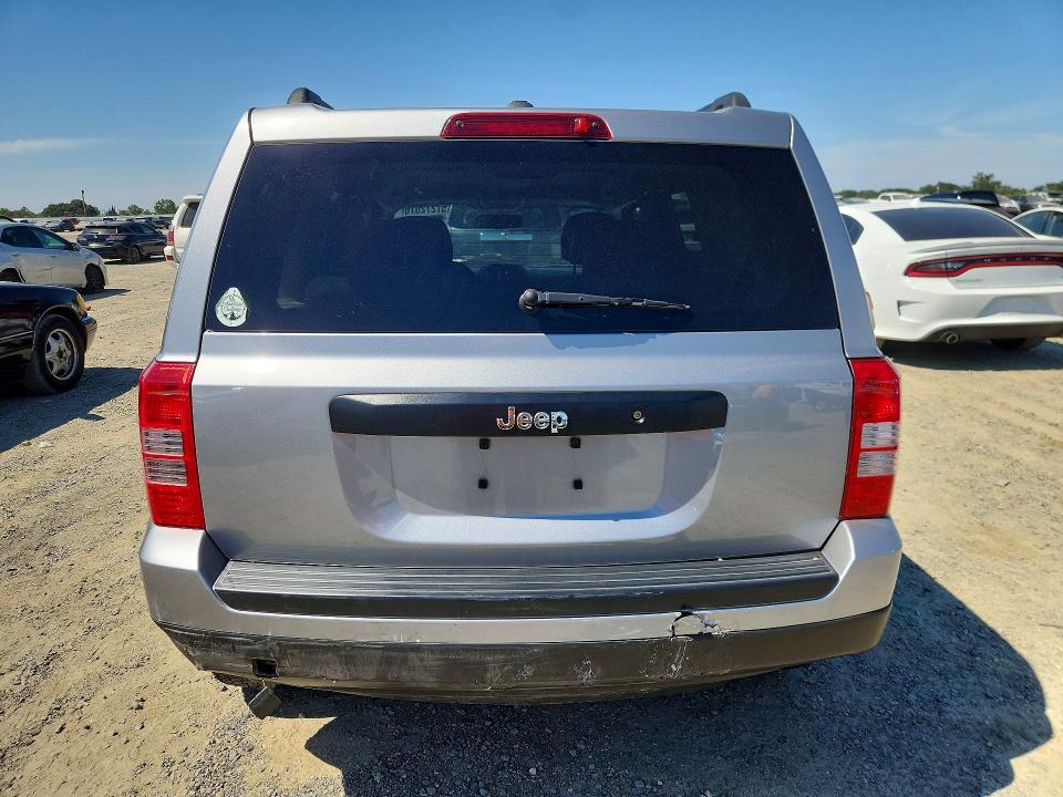 57272076 :رقم المزاد ، 1C4NJPBA2HD207642 vin ، 2017 Jeep Patriot مزاد بيع