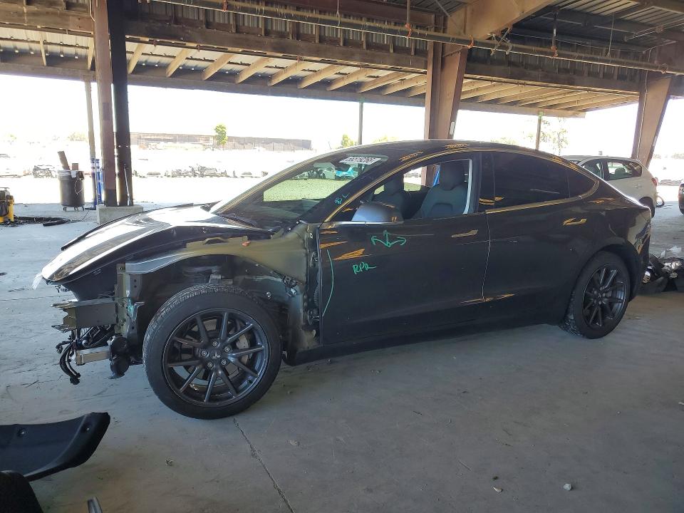 56519266 :رقم المزاد ، 5YJ3E1EA3KF400483 vin ، 2019 Tesla Model 3 مزاد بيع