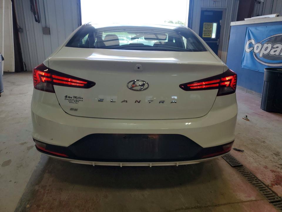 57497216 :رقم المزاد ، 5NPD74LF2KH493769 vin ، 2019 Hyundai Elantra مزاد بيع