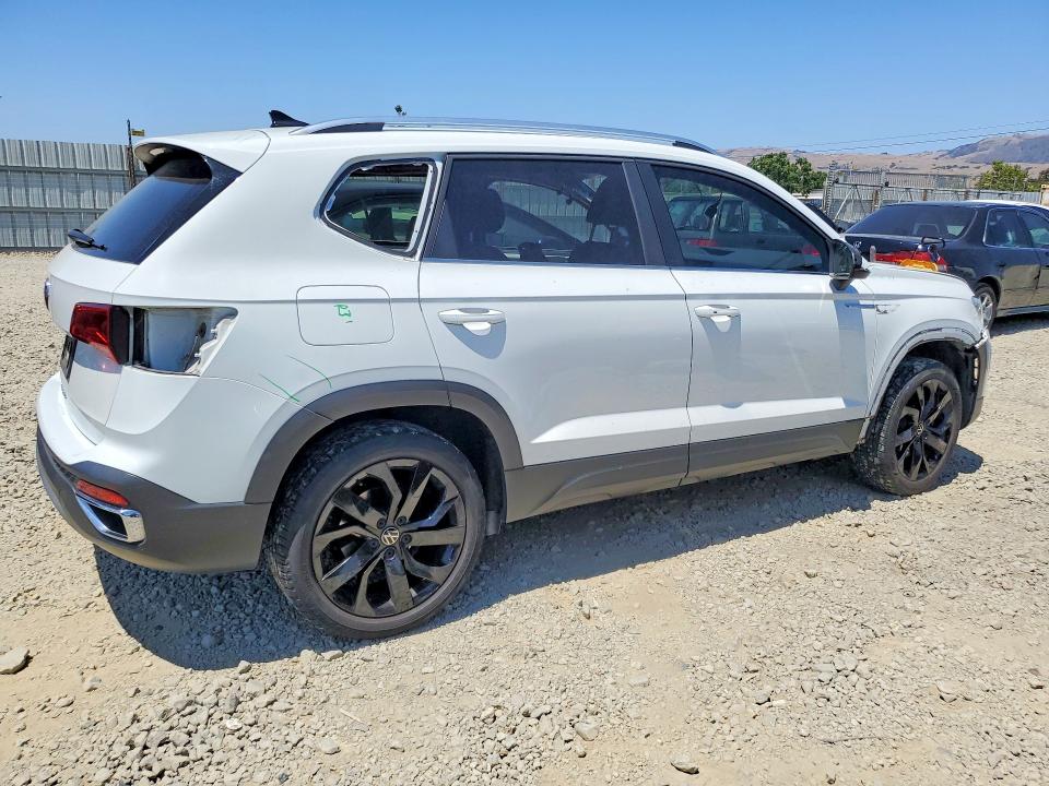 57592766 :رقم المزاد ، 3VVTX7B23NM075314 vin ، 2022 Volkswagen Taos مزاد بيع