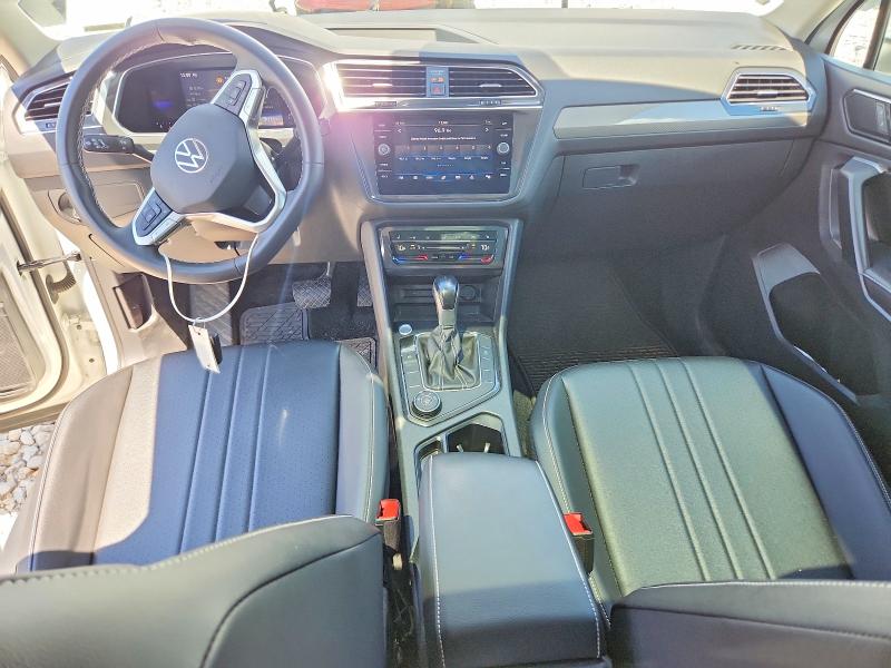 57177336 :رقم المزاد ، 3VV2B7AX5NM149940 vin ، 2022 Volkswagen Tiguan مزاد بيع