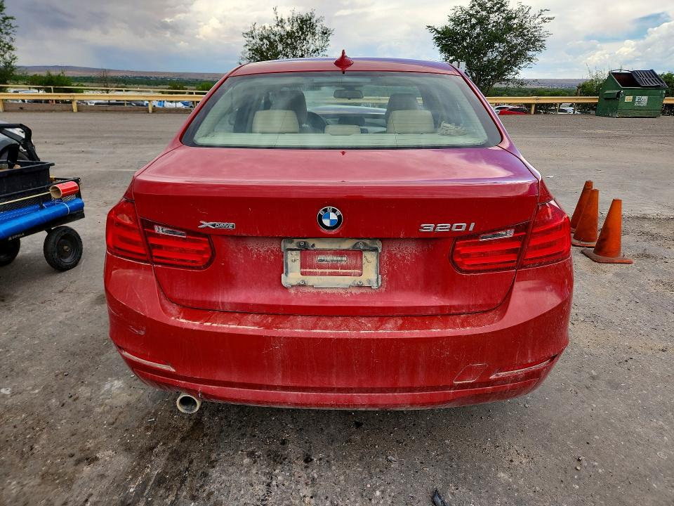 58461356 :رقم المزاد ، WBA3C3G50ENS71235 vin ، 2014 Bmw 320 مزاد بيع