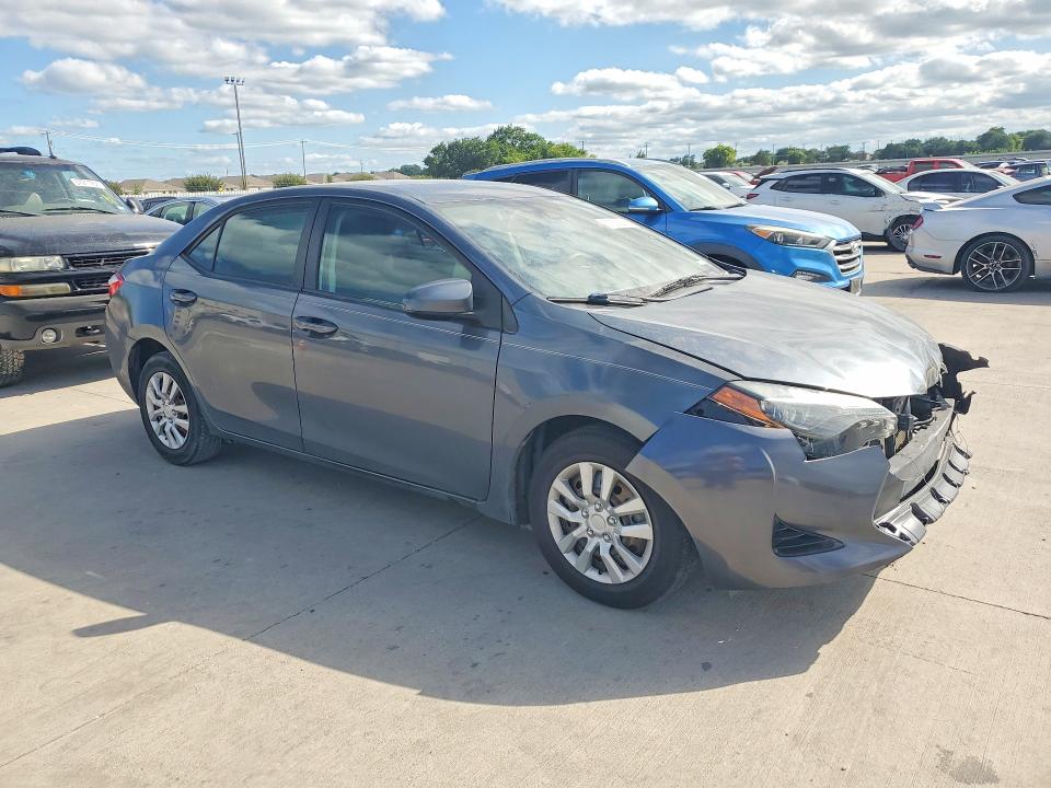 57305886 :رقم المزاد ، 5YFBURHE7JP830810 vin ، 2018 Toyota Corolla مزاد بيع