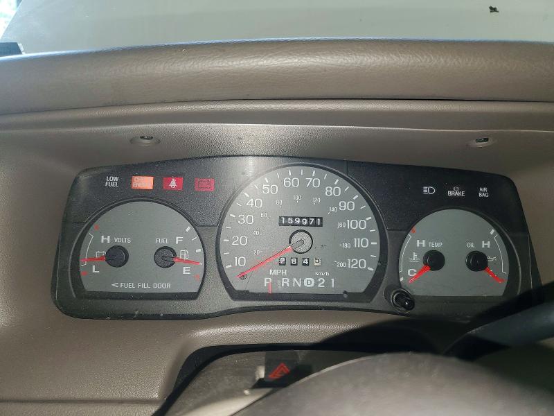 2003 Mercury Grand Marquis მანქანა იყიდება აუქციონზე, vin: 2MEFM75W53X632016, აუქციონის ნომერი: 95585405