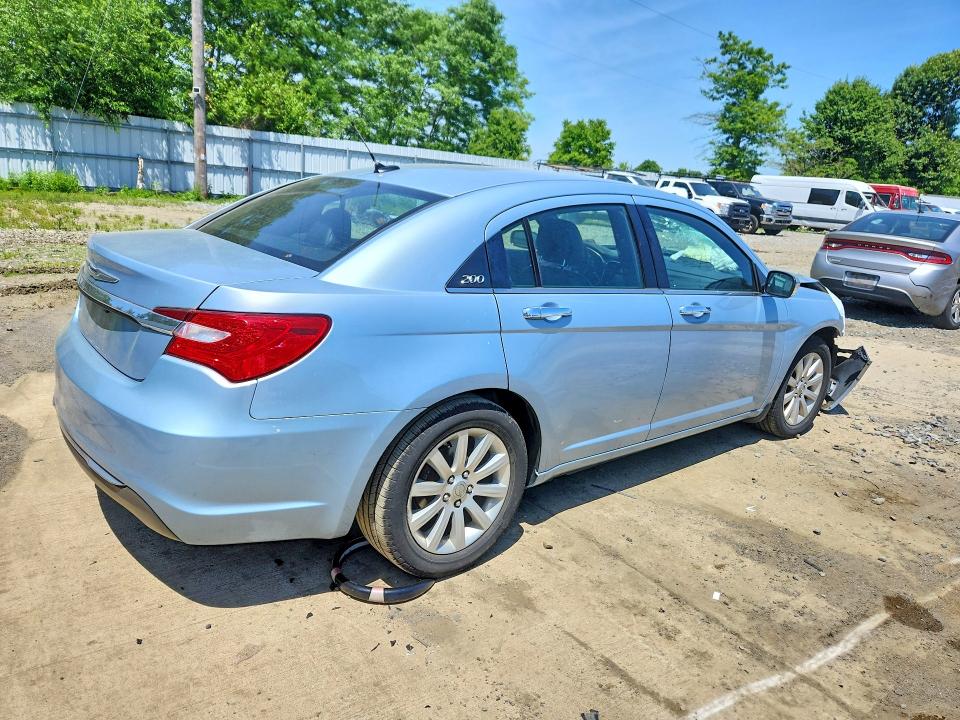 55943516 :رقم المزاد ، 1C3CCBCG1DN570661 vin ، 2013 Chrysler 200 مزاد بيع