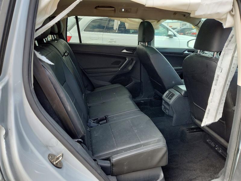57402446 :رقم المزاد ، 3VV2B7AX4JM022574 vin ، 2018 Volkswagen Tiguan مزاد بيع