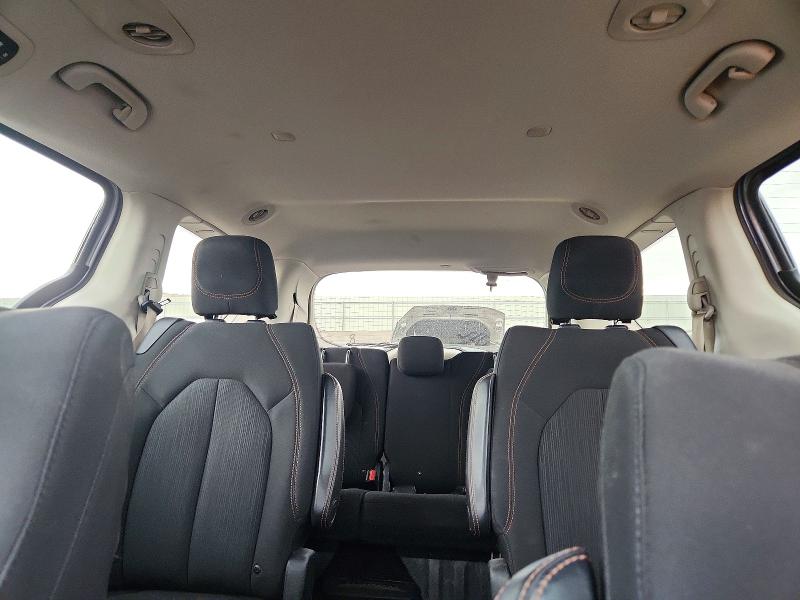 58220826 :رقم المزاد ، 2C4RC1CG0HR597939 vin ، 2017 Chrysler Pacifica مزاد بيع