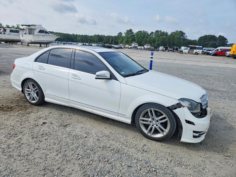 52316346 :رقم المزاد ، WDDGF4HB7DR269677 vin ، 2013 Mercedes-benz C مزاد بيع