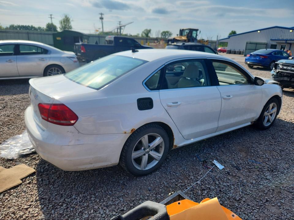 56598946 :رقم المزاد ، 1VWBP7A30CC106485 vin ، 2012 Volkswagen Passat مزاد بيع