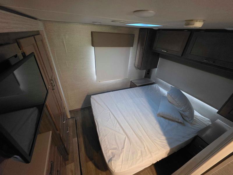 Продажа на аукционе авто 2024 Ford Econoline, vin: 1FDXE4FN7RDD05832, номер лота: 56156936