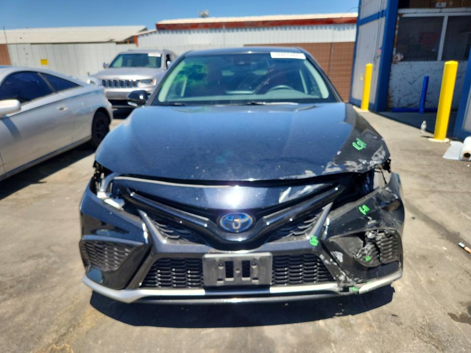 56865466 :رقم المزاد ، 4T1K31AK2MU567908 vin ، 2021 Toyota Camry مزاد بيع