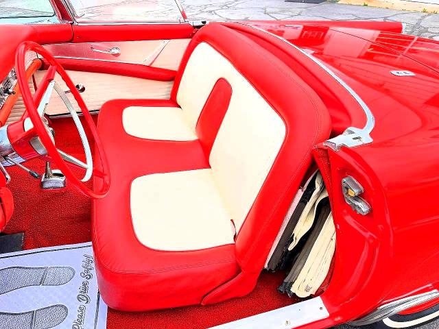 Продажа на аукционе авто 1956 Ford Thundrbird, vin: PGFH1660650000000, номер лота: 58227596