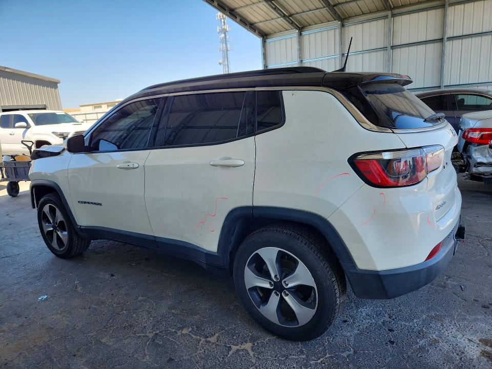 55634546 :رقم المزاد ، 3C4NJDBB3JT195427 vin ، 2018 Jeep Compass مزاد بيع