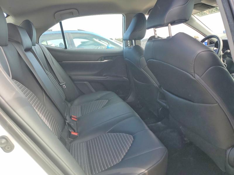 57936166 :رقم المزاد ، 4T1B11HK2KU832142 vin ، 2019 Toyota Camry مزاد بيع
