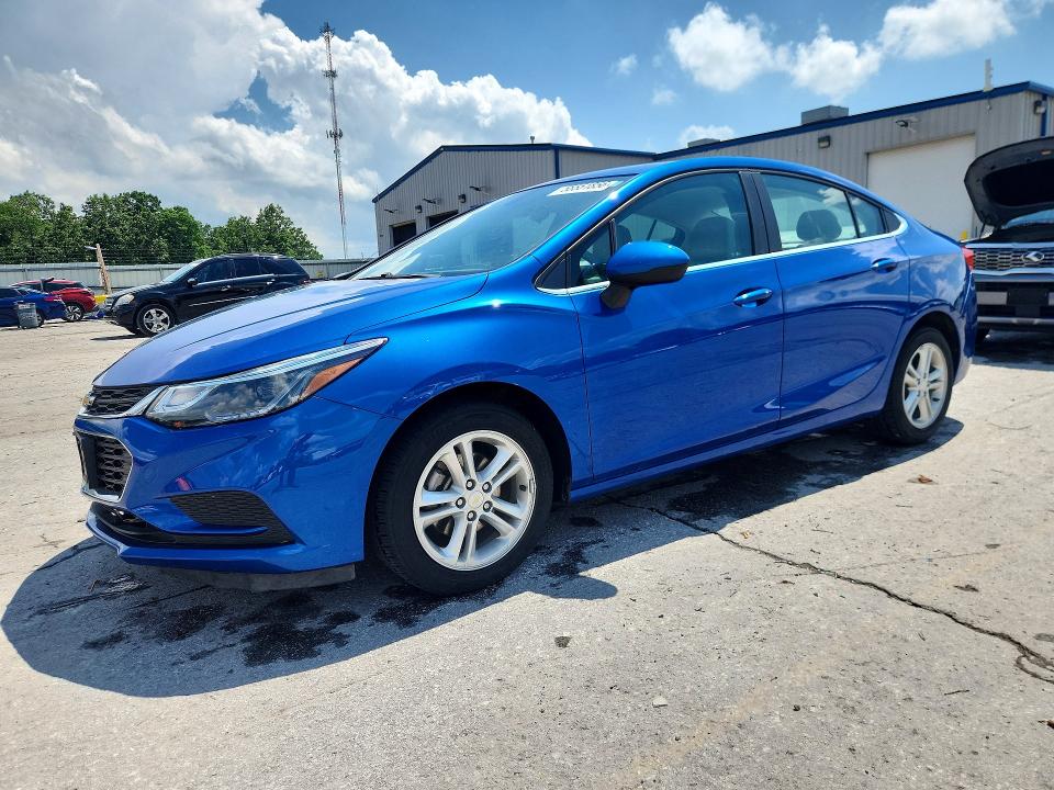 Продаж на аукціоні авто 2018 Chevrolet Cruze, vin: 1G1BE5SM0J7236320, номер лоту: 55551856